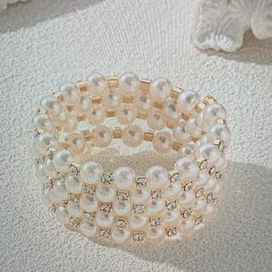 Pearl & Gold Crystal Stretch Bracelet